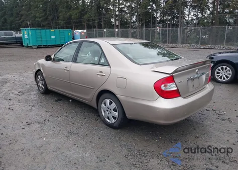 2004 Toyota Camry Le z USA, uszkodzony, nr VIN 4T1BE32K84U906837